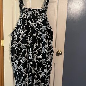 SHEIN skeleton overalls. Never worn. Fun! 2XL